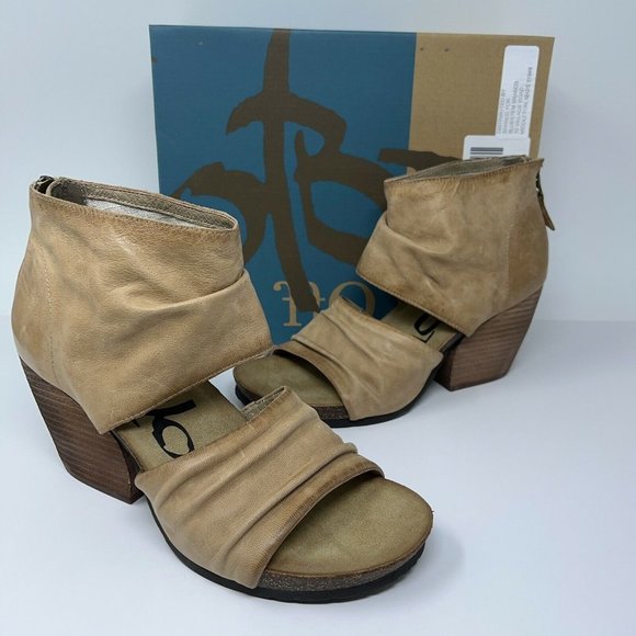 OTBT Shoes - OTBT Womens Patchouli Taupe Open Toe Leather Stacked Sandals Heels Shoes 9 New